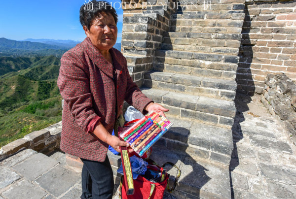 香港二四六天天開彩大全,登山失聯(lián)9天男子雙腳面臨截肢風險全面解答解釋定義_VR版18.42.44